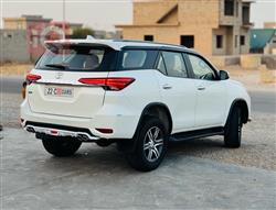 تۆیۆتا فۆرچێنەر